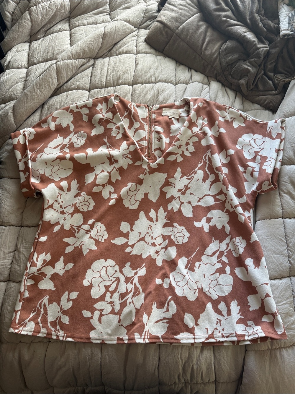 MELLODAY Dusty Rose Floral V-Neck Tunic